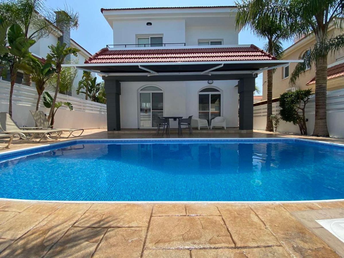 Villa Diana - 200 Meters From Kapparis, Fireman'S Beach Paralimni Exterior photo