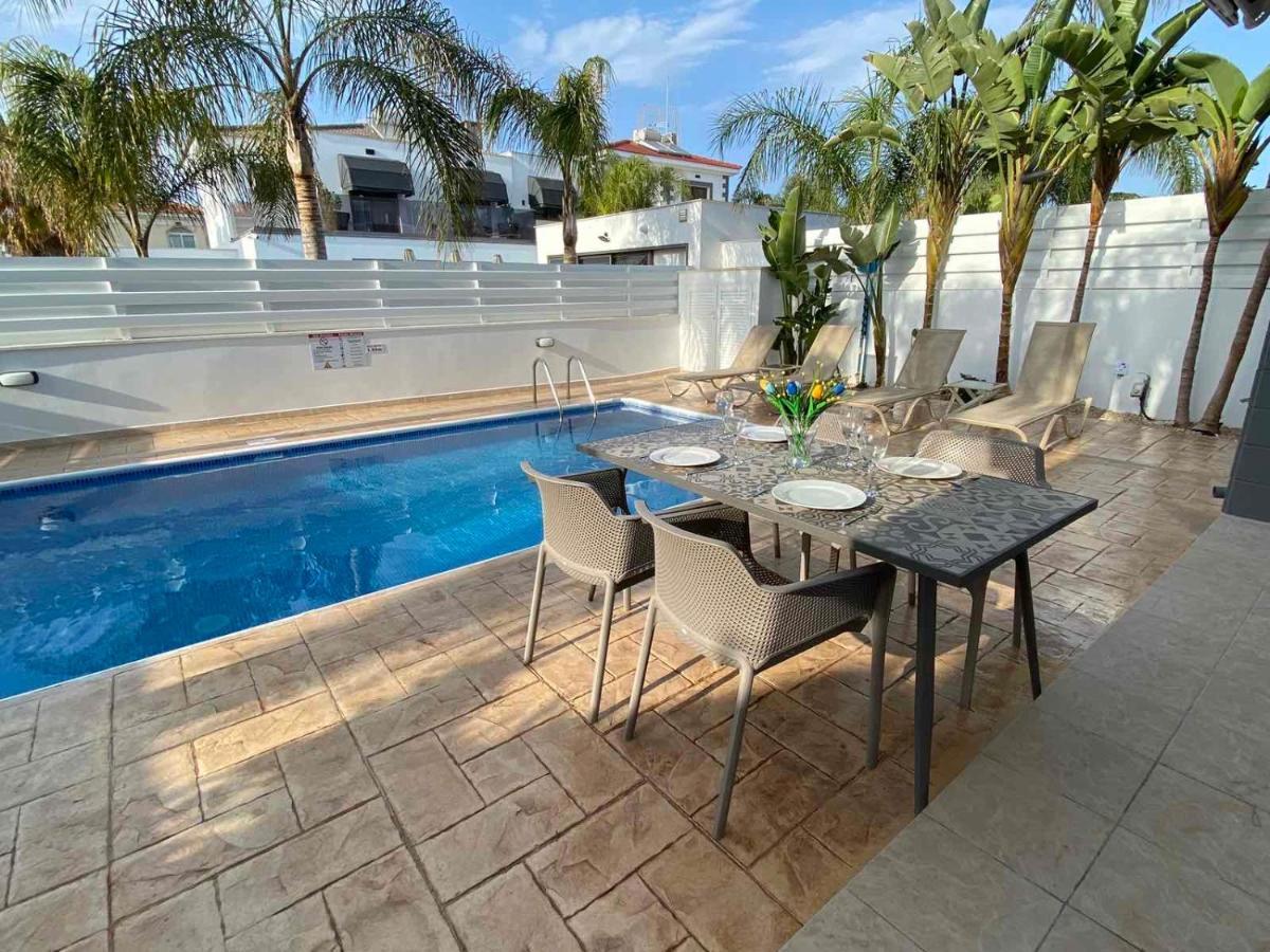 Villa Diana - 200 Meters From Kapparis, Fireman'S Beach Paralimni Exterior photo