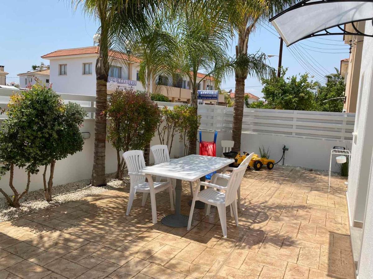 Villa Diana - 200 Meters From Kapparis, Fireman'S Beach Paralimni Exterior photo